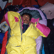 Npal - Everest 1993. Bivouac au camp 2  6300m Antoine Cayrol. Photo GMHM
